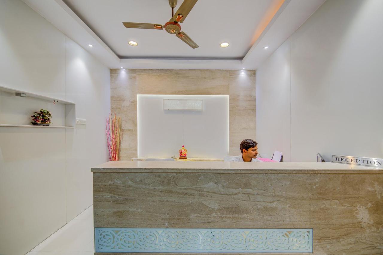 Oyo 18431 Hotel Celestee Grand Hyderabad Exterior photo