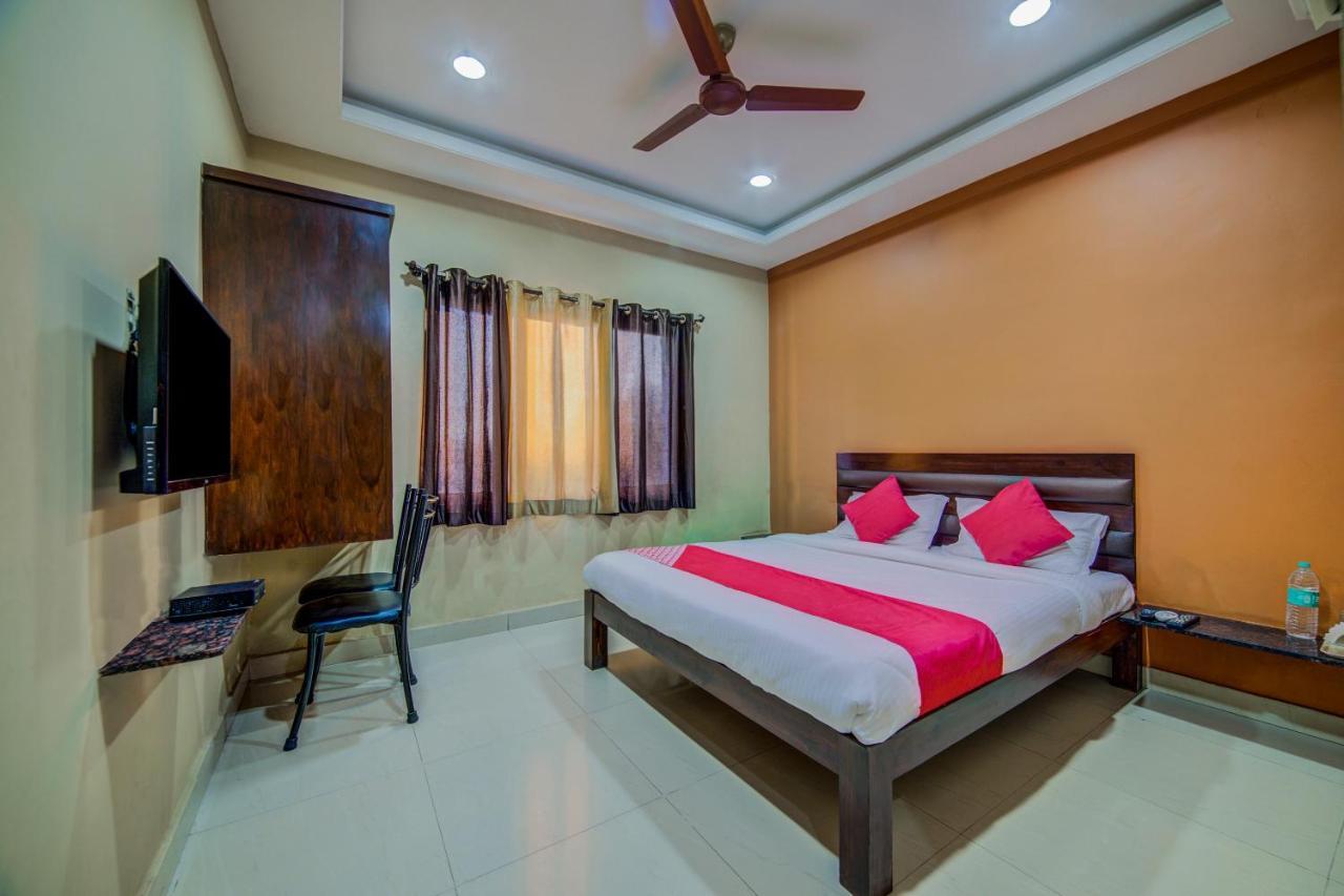 Oyo 18431 Hotel Celestee Grand Hyderabad Exterior photo