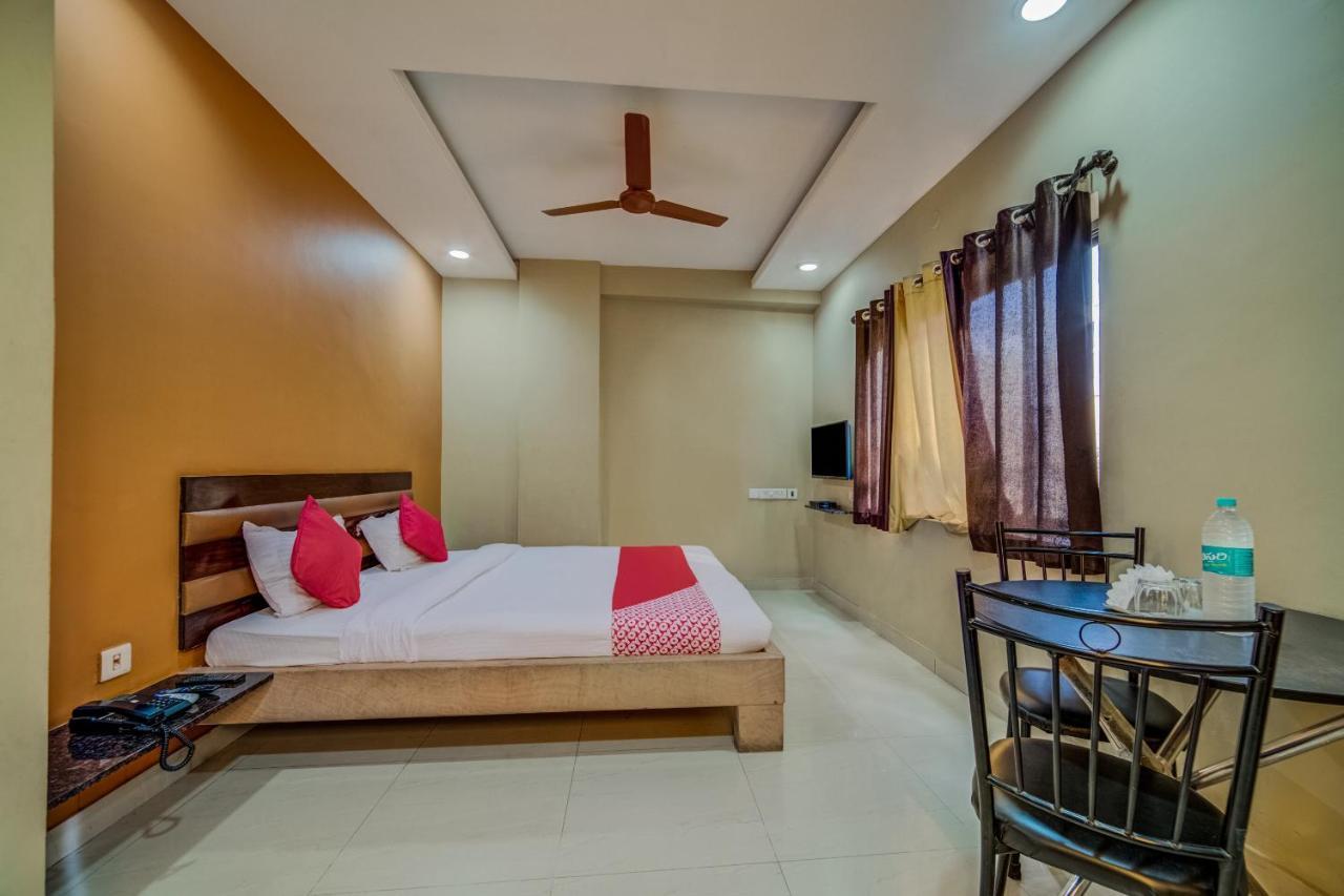 Oyo 18431 Hotel Celestee Grand Hyderabad Exterior photo